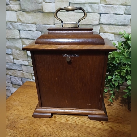 Vintage Linden Wooden Bracket Mantle‎ Quartz Chime Clock - Picture 3 of 9